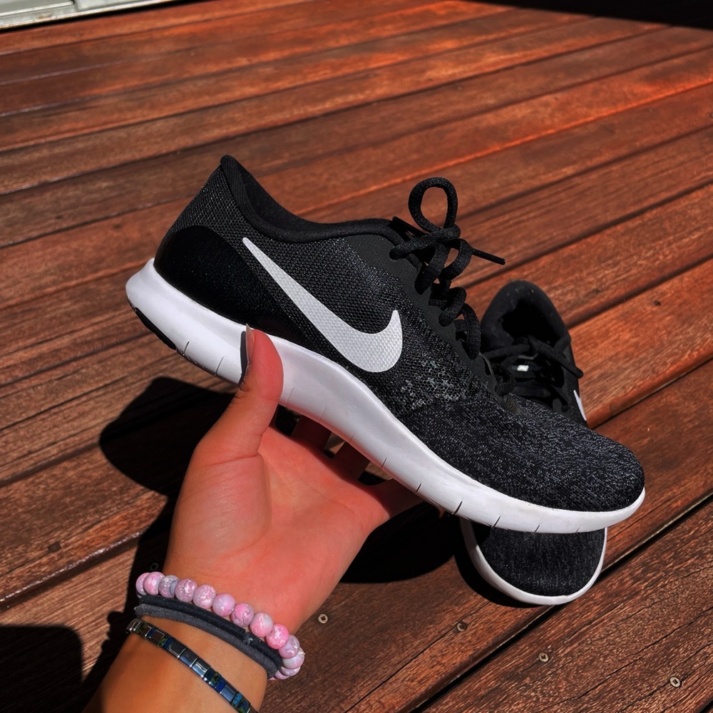 Nike Classic Black Running Shoes